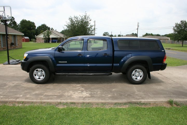 2008_Toyota_Tacoma_4_Door_Crew_Cab_4x4_-_Driver_Side