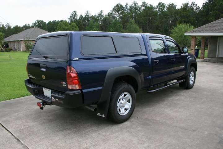 2008_Toyota_Tacoma_4_Door_Crew_Cab_4x4_-_Passenger_Rear